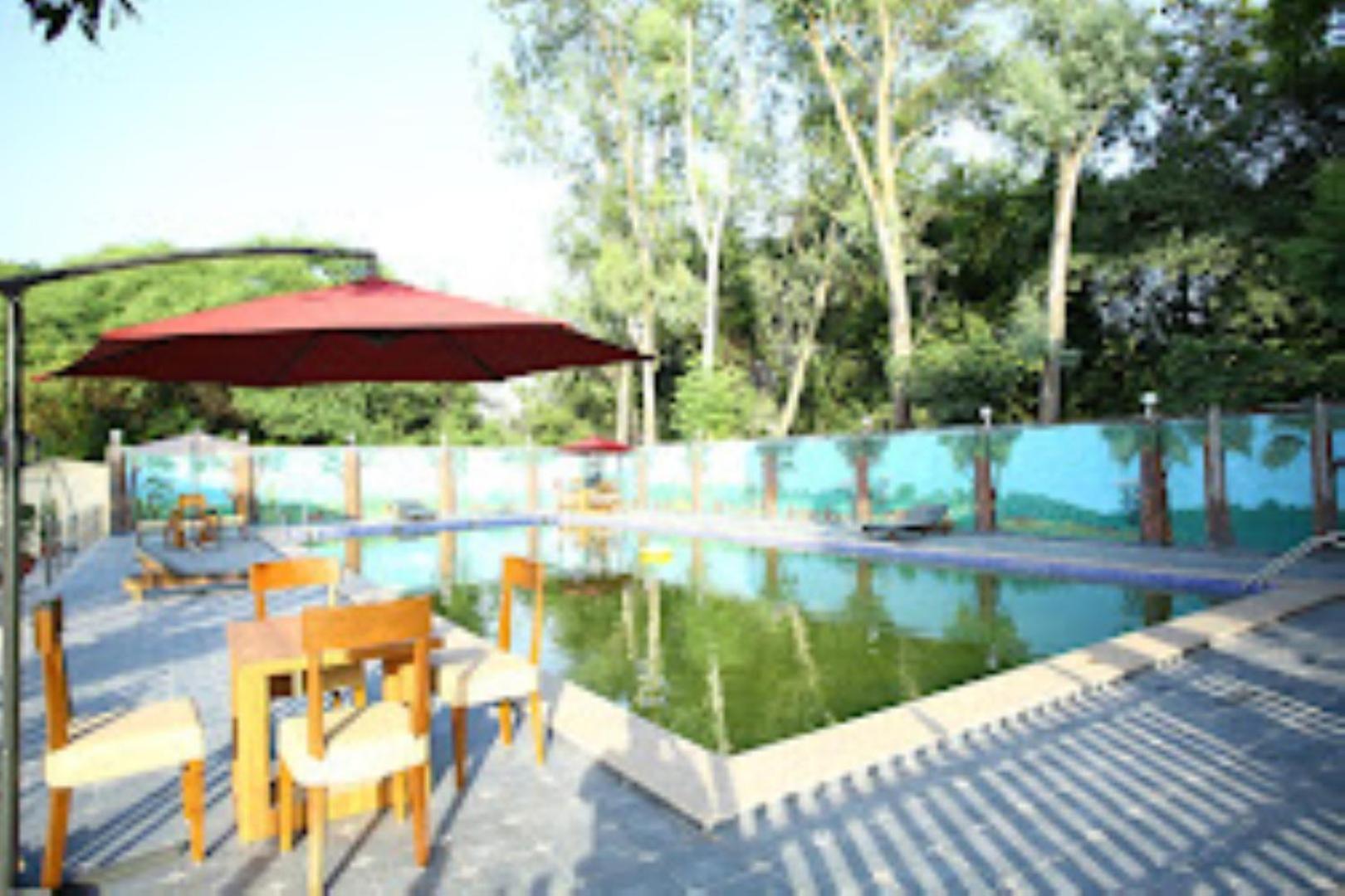 Hotel Saroj Sāgar Kültér fotó